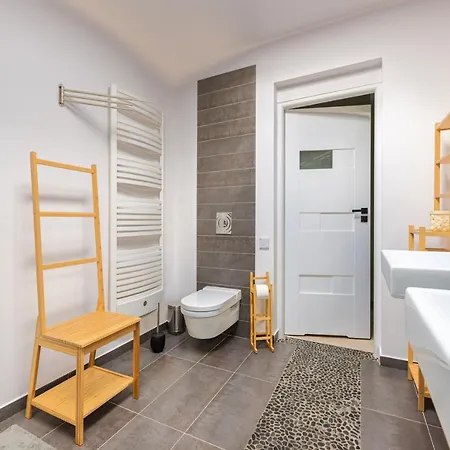 Apartment Spacious Family & Friends Victus In By Renters *