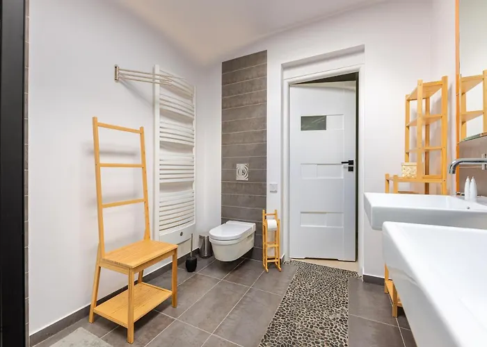 Apartment Komfortowy Apartament Victus Z 3 Sypialniami By Noclegi Renters *